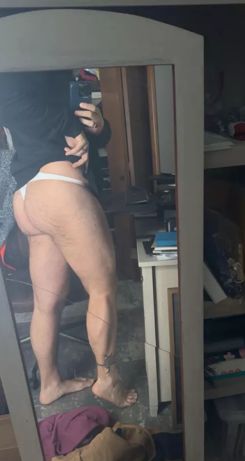 If you like long haired beefy bros in heat then look no further 🍑🍆