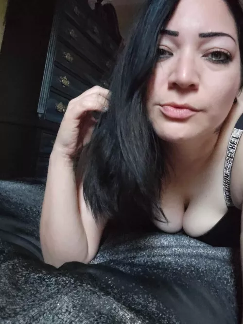 Just a normal, everyday milf next door.