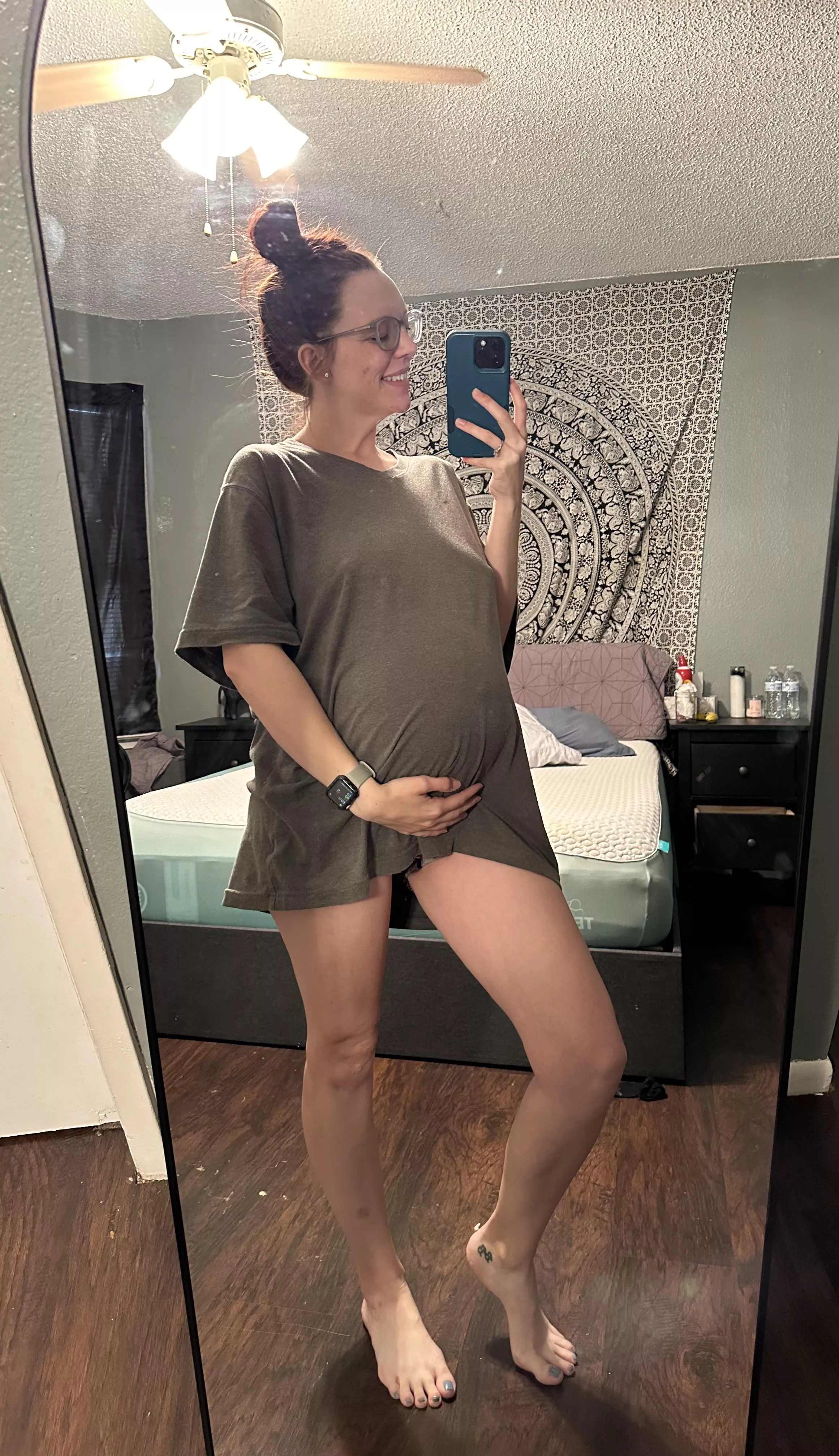 Just the cute MILF next door @smutty_fantasy