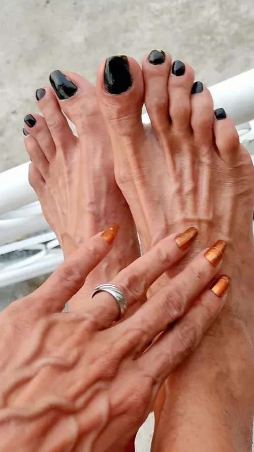 Look how veiny my feet are...