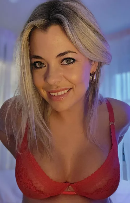 Love me a little red