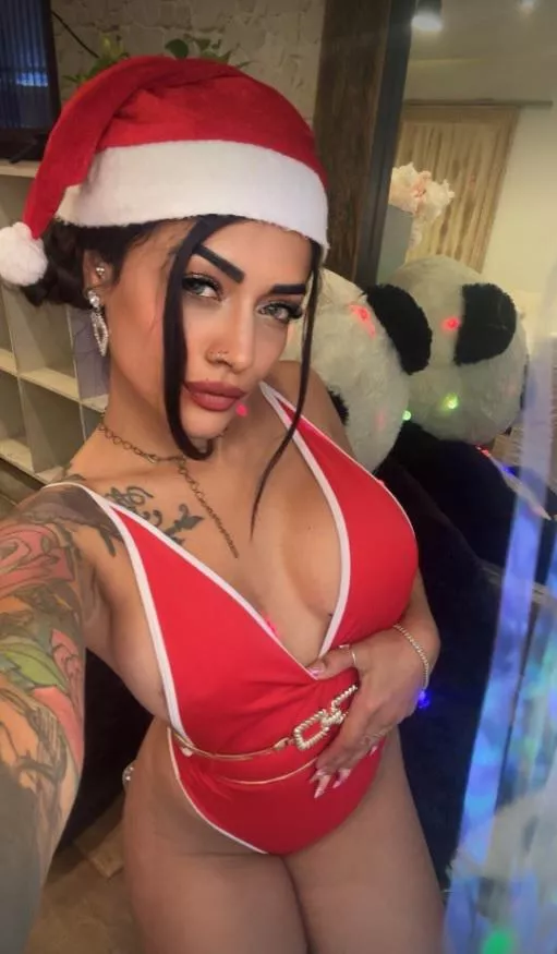 Mama noel got some presents for you 😈