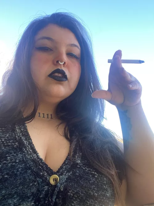 Messed up hair a Marlboro Light and a chilly day 💨😘