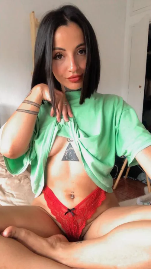 My belly enjoying the summer!