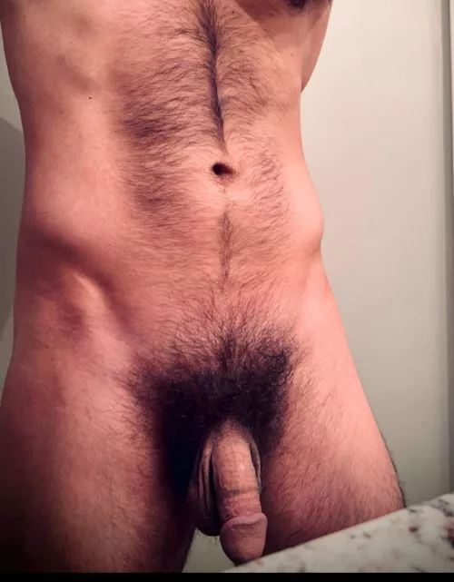 No grays yet on this 40 year old dick.