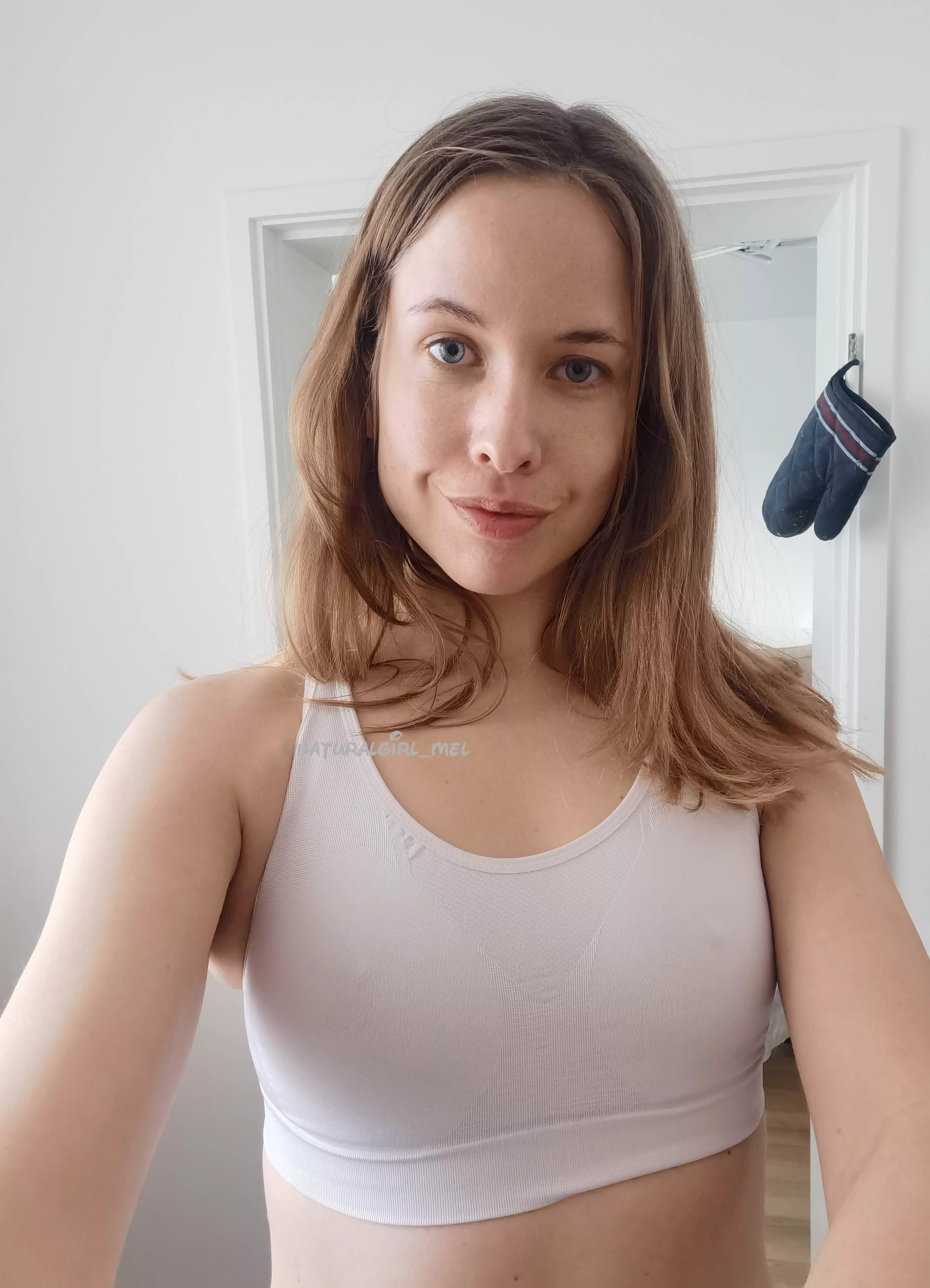 No make up, still sexy?