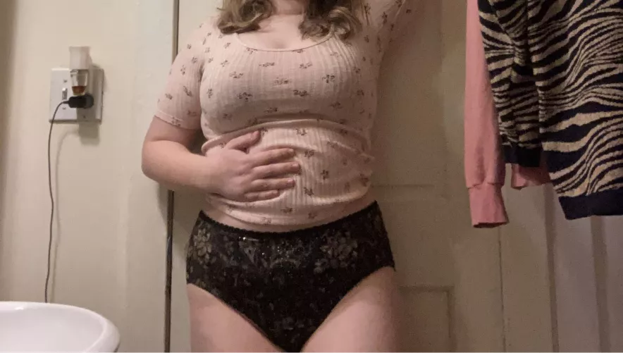 Pretty in pink [f] 24