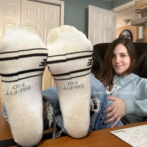 [Selling] Work can wait, my socked feet are on your desk & they’re top priority. Menu & drawer pinned. Free shipping, tracking #, pow photo included