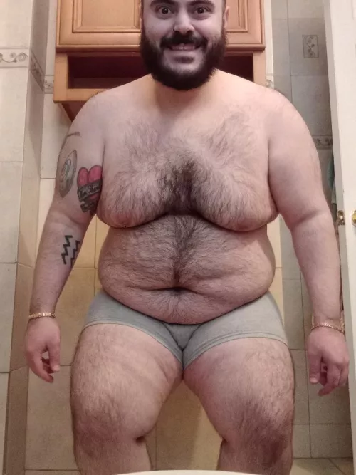 Showing off the tree trunk thighs