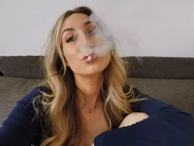 Smoking at home🚬🤍