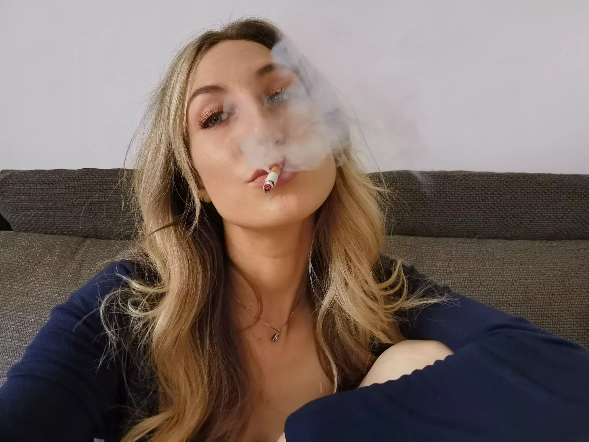 Smoking at home🚬🤍