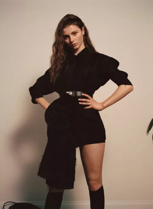 So fucking sprung for Thomasin McKenzie! Anyone else love showing off for her?