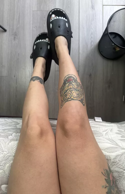 tattooed legs yes!