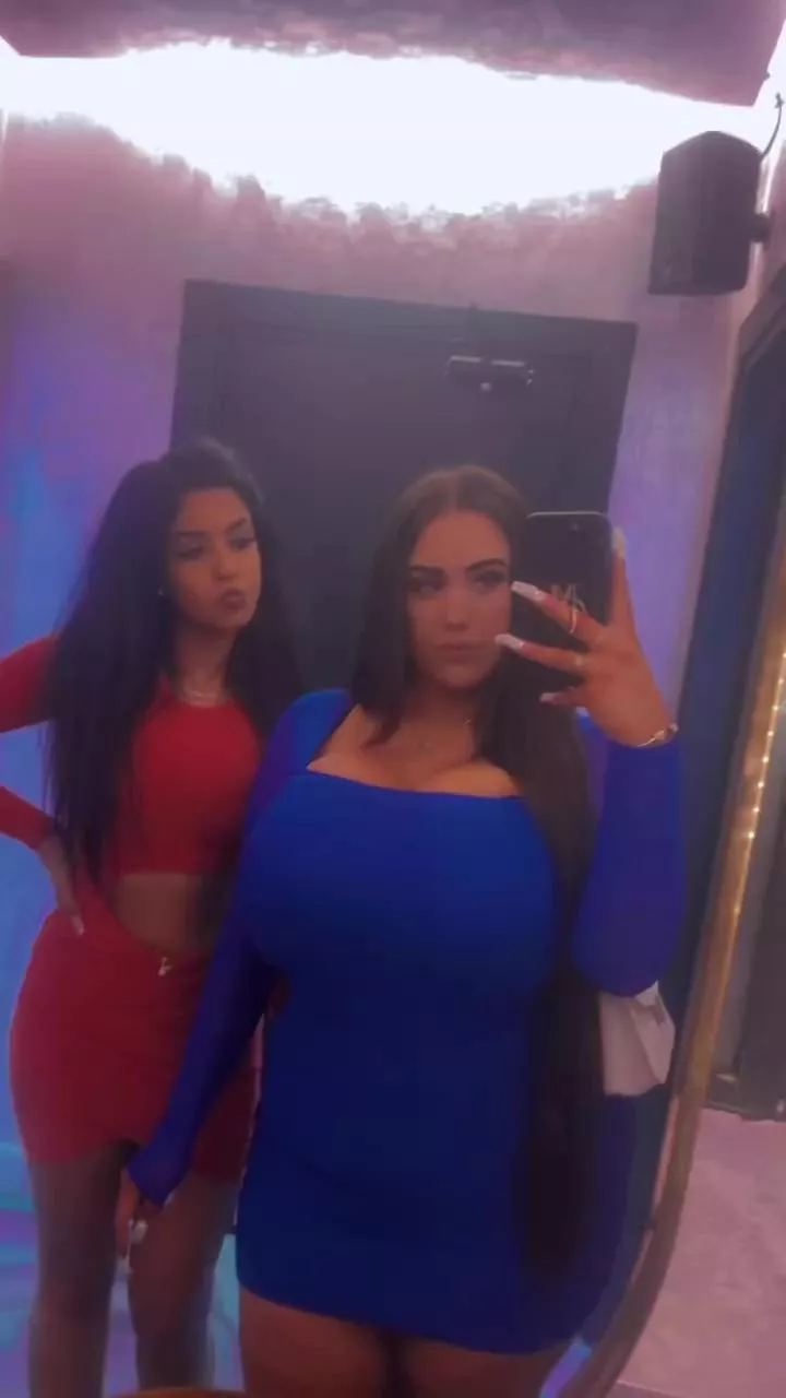 Thick girl wanted a pic with skinny friend
