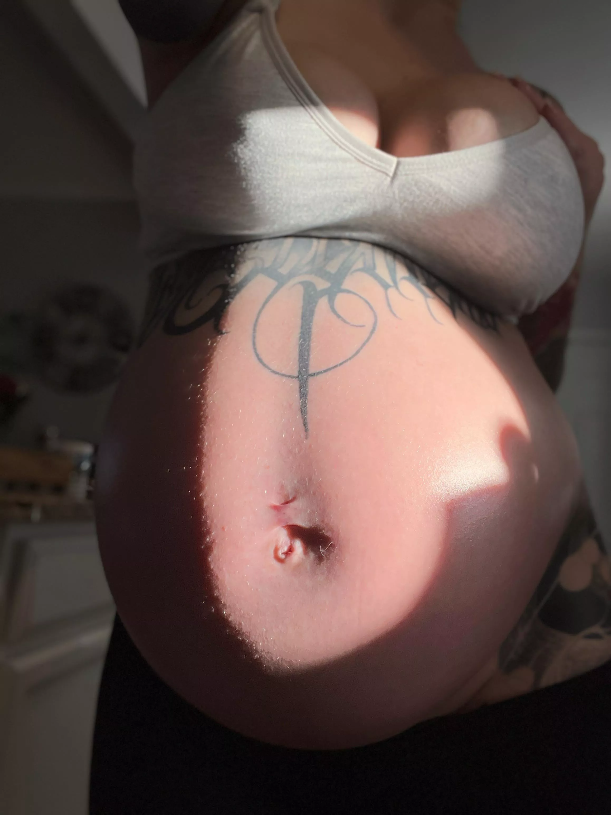 This 9 month belly makes me feel so sexy!
