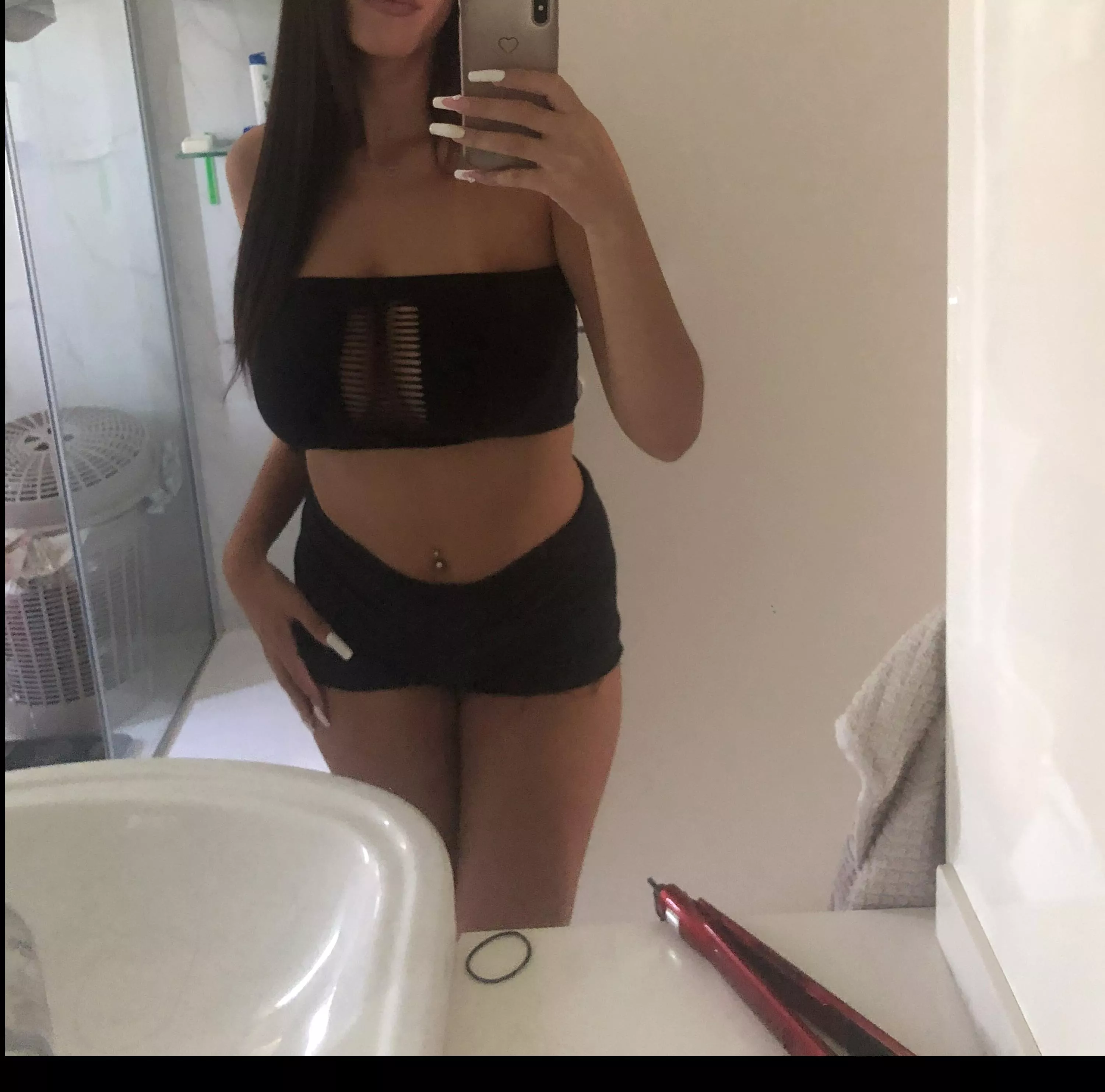 this maid dont go to festivals looking for good music... the hunt for dick is on