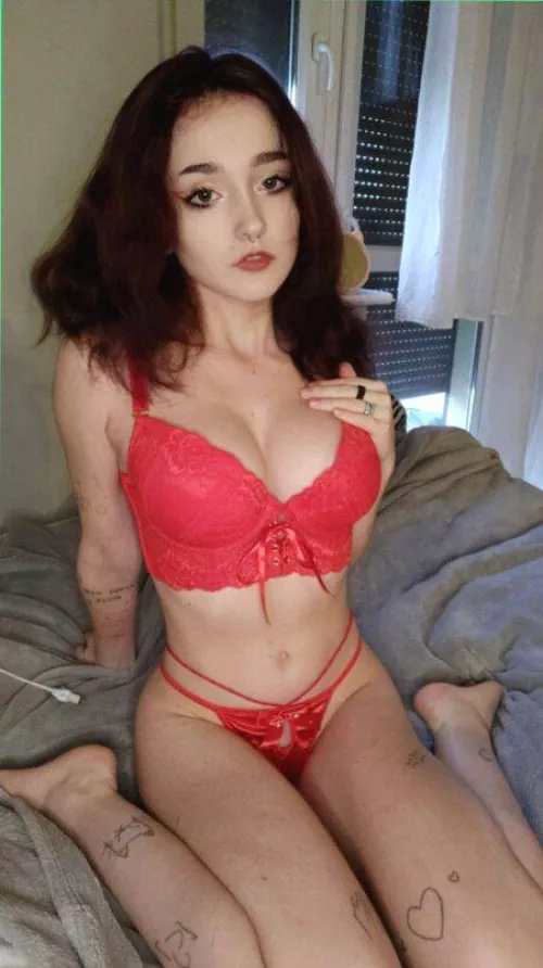 This set matches my lips so of course I had to wear it