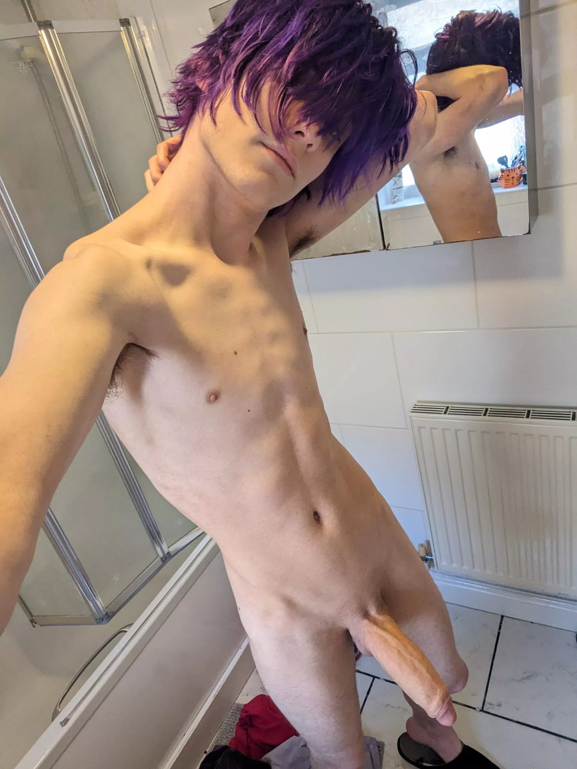 Twink with purple hair? :3