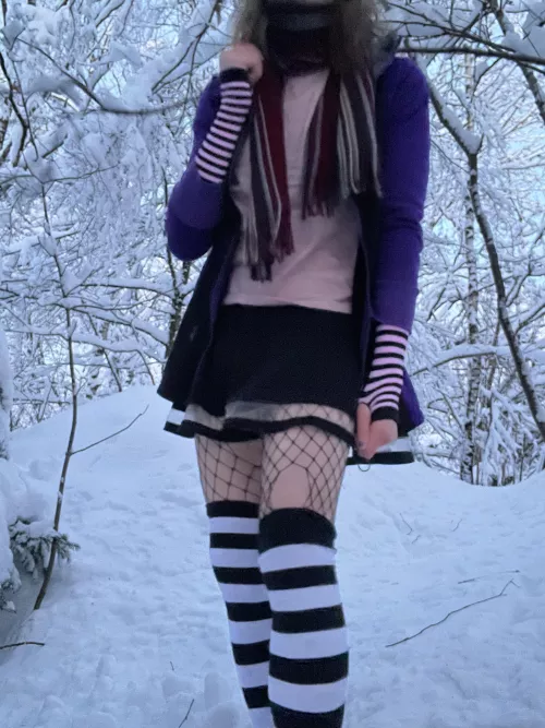 Wanna build a snowman? >w<