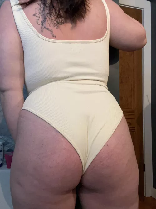 what do we think of my new bodysuit? 😋