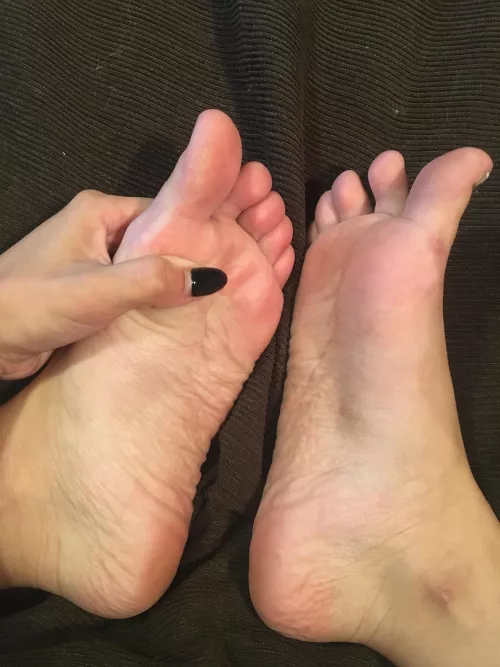 Who thinks they deserve to lick my pink soles?