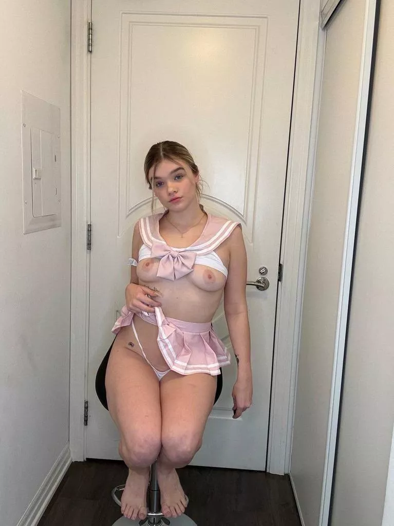 Would you fuck an 18yo blonde school girl