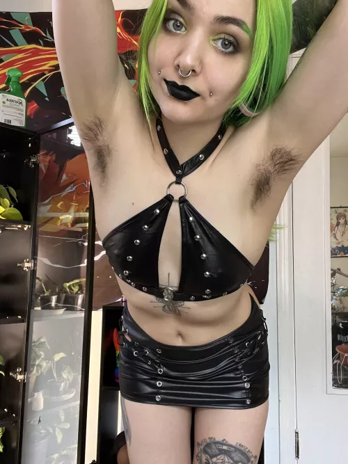 You don’t deserve a hairy pussy. So instead you get a sweaty hairy pit. Worship it beta