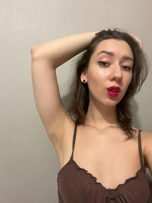 you should lick my sexy armpits right now