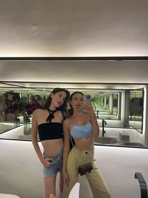 2 cuties to make your day better :3