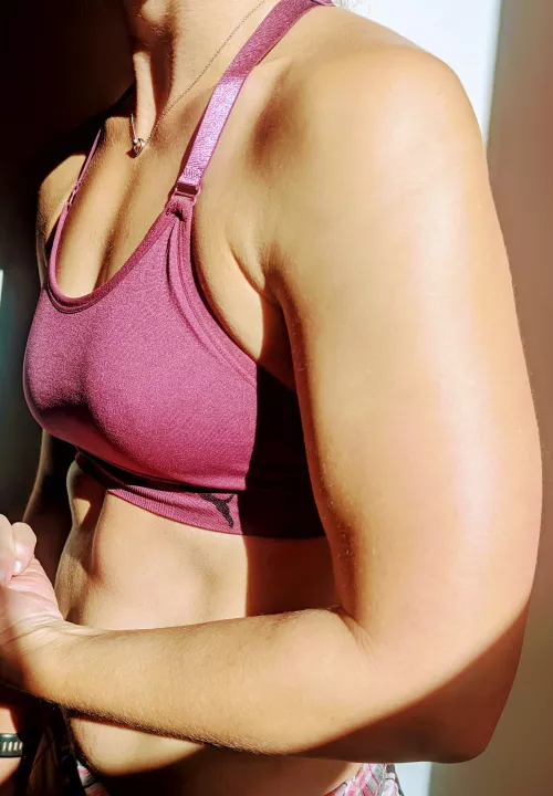 35 [F] - How many abs can u c on my shredded mom tummy?