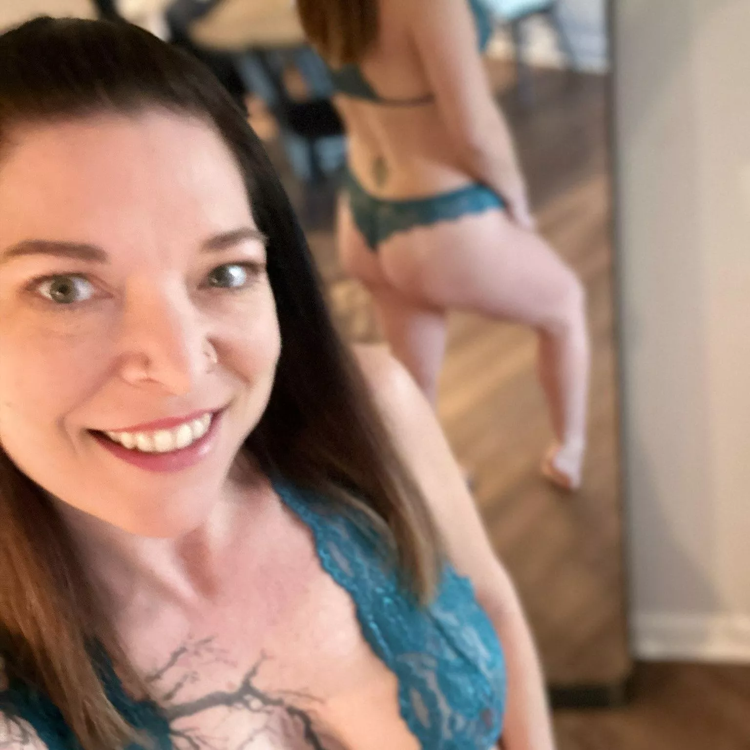 A little boob and booty in the same selfie