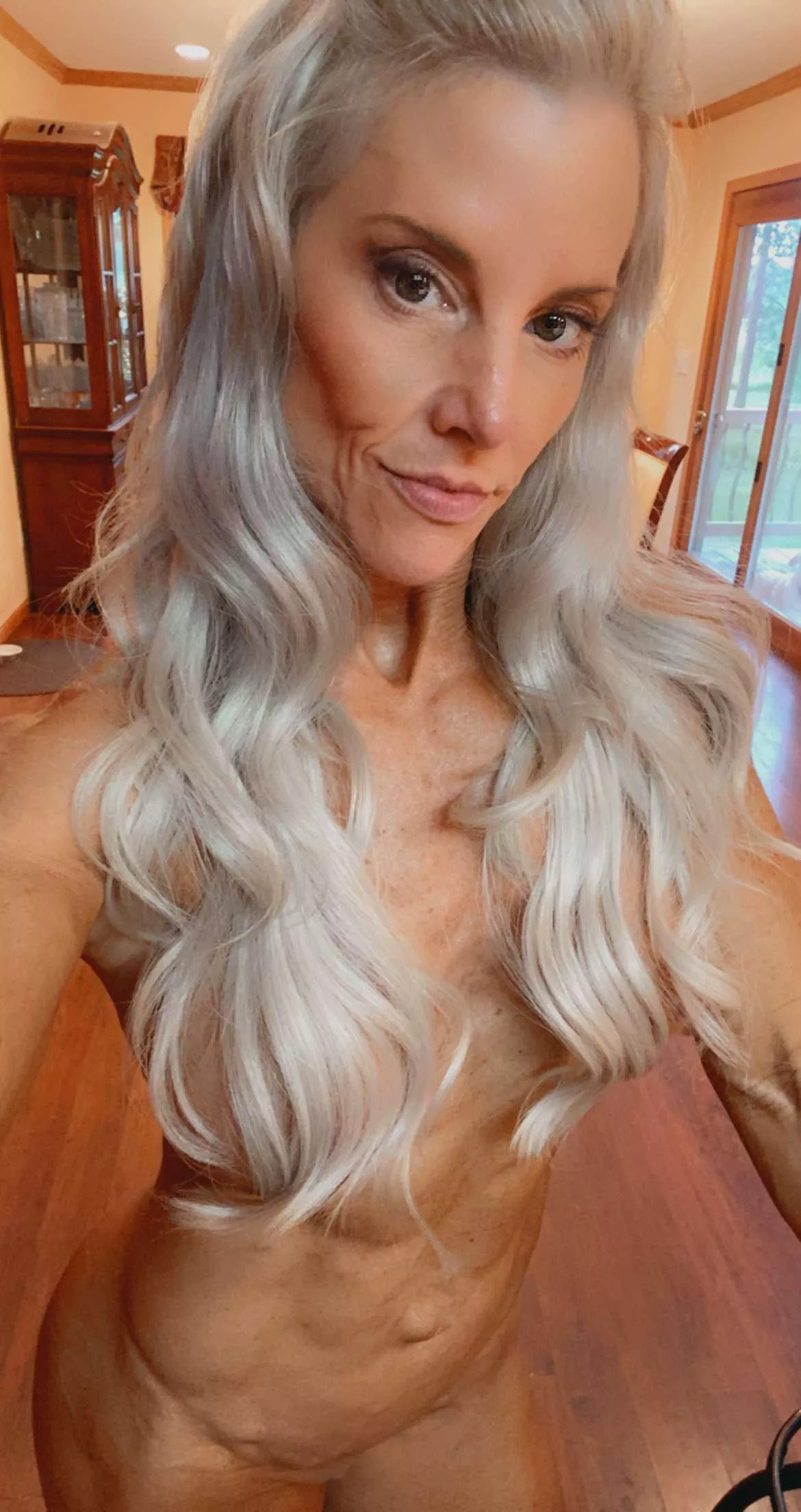 @annafinefit - Can you handle a fit milf like me