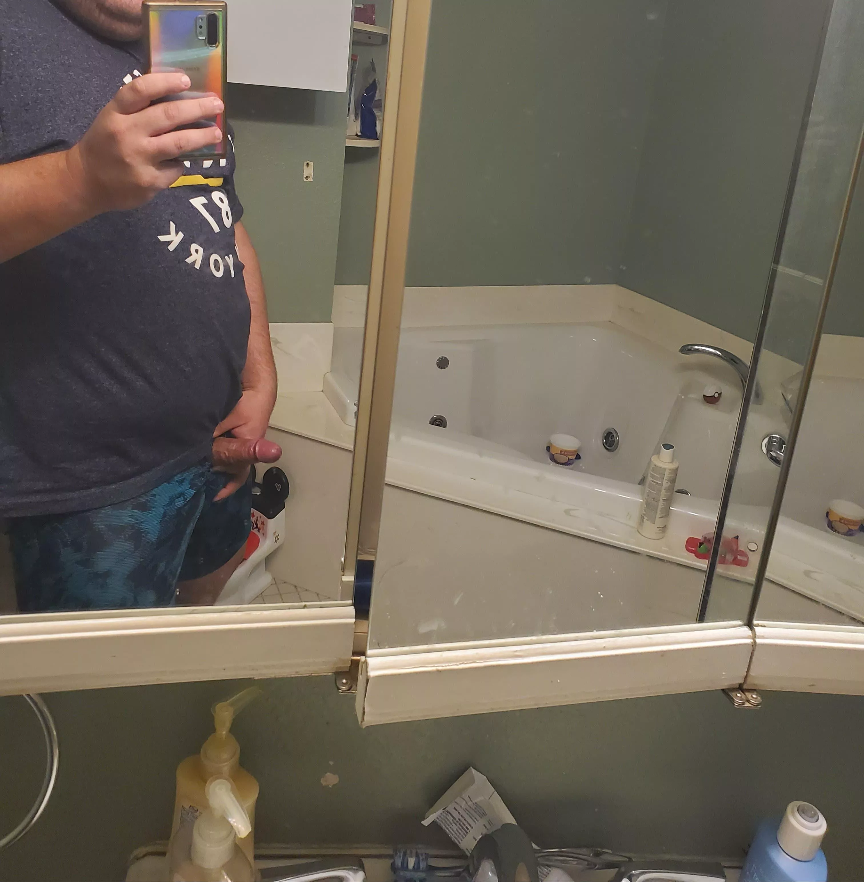 Any younger chub tops wanna chat dm me