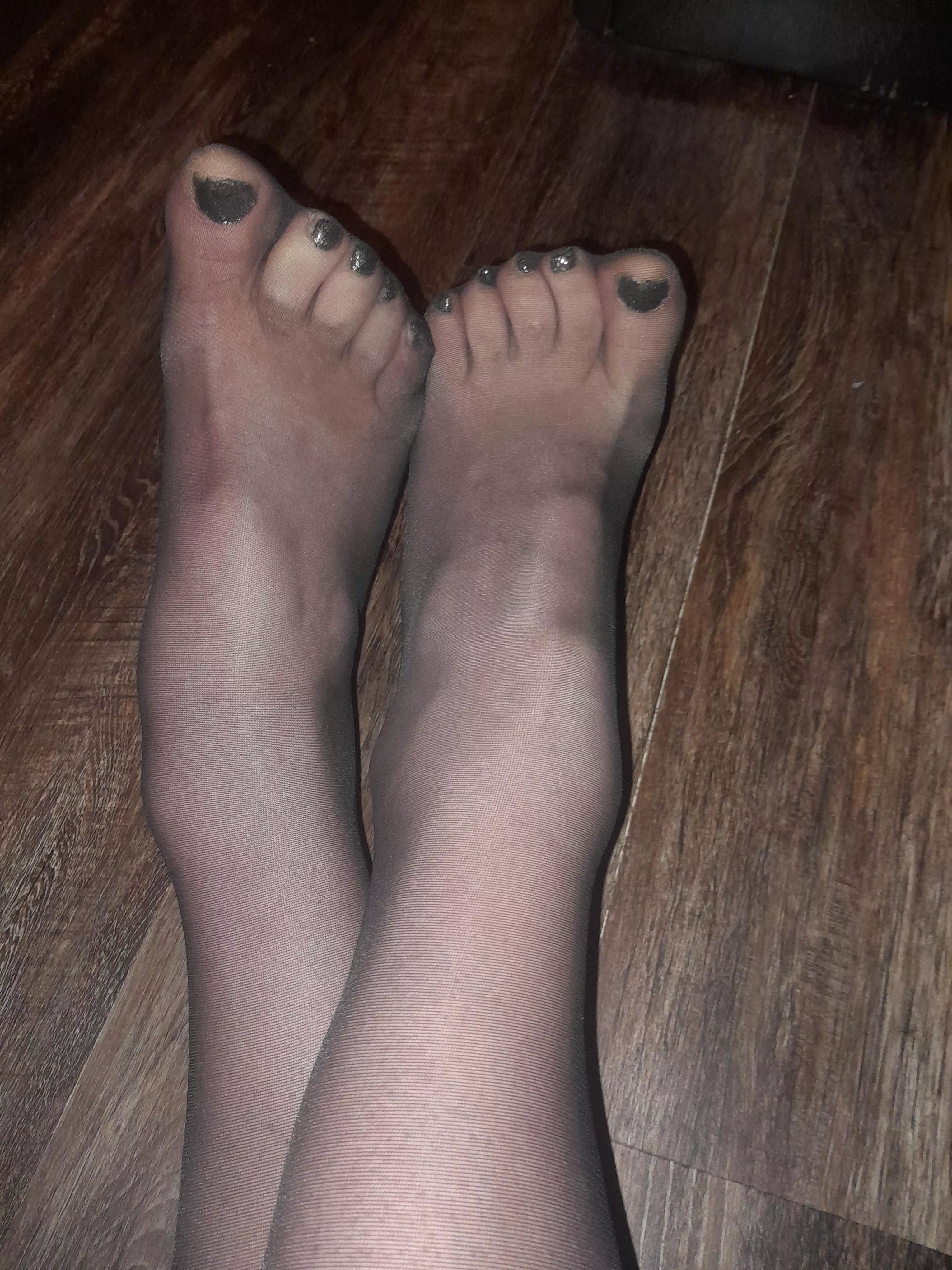 Apparently my pantyhosed feet make men cum