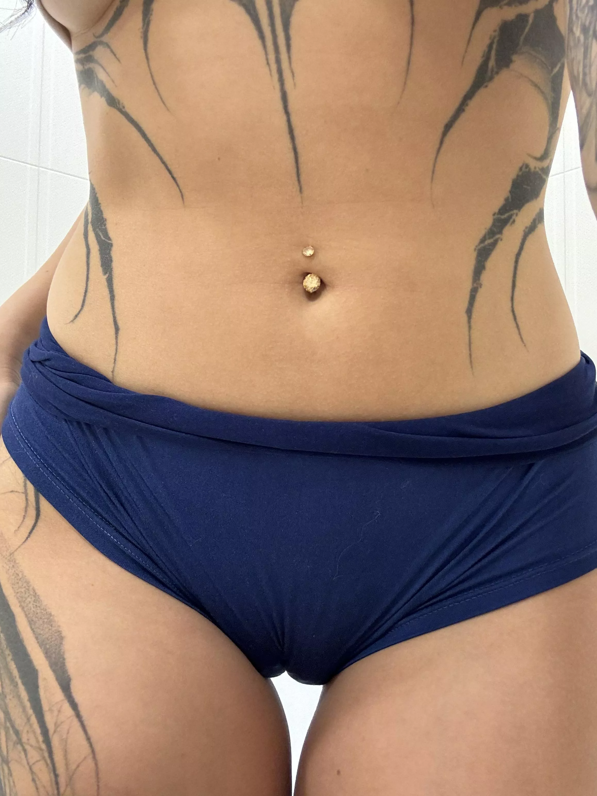 are you going to eat my cameltoe on our first date or are you too shy?