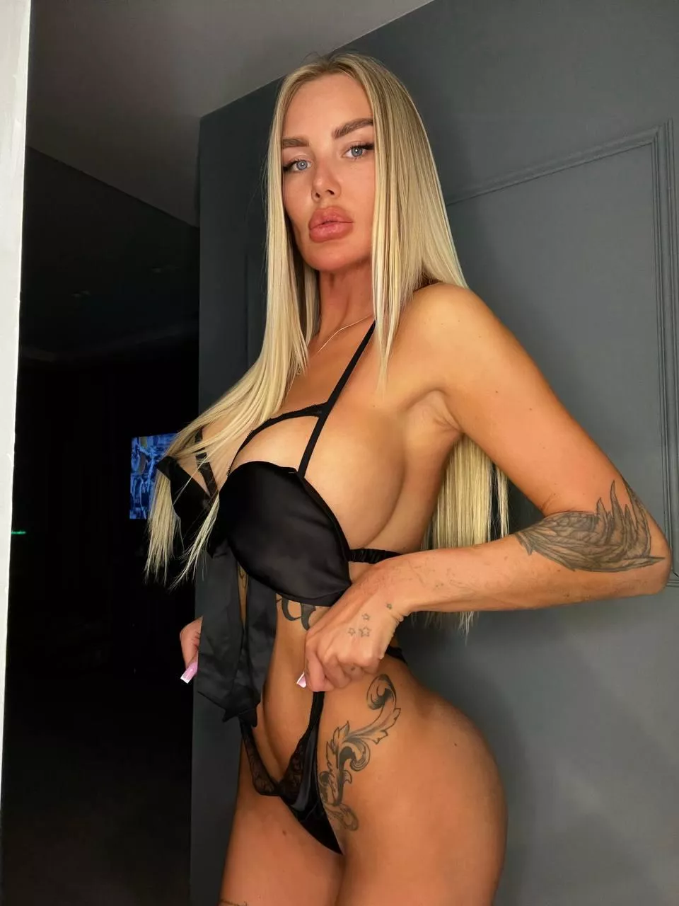 black suits me, I feel just great in it