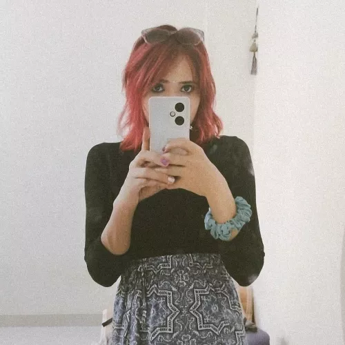 Born as boy wants to become girl. But facing lots of chellinging don't know I can handle.