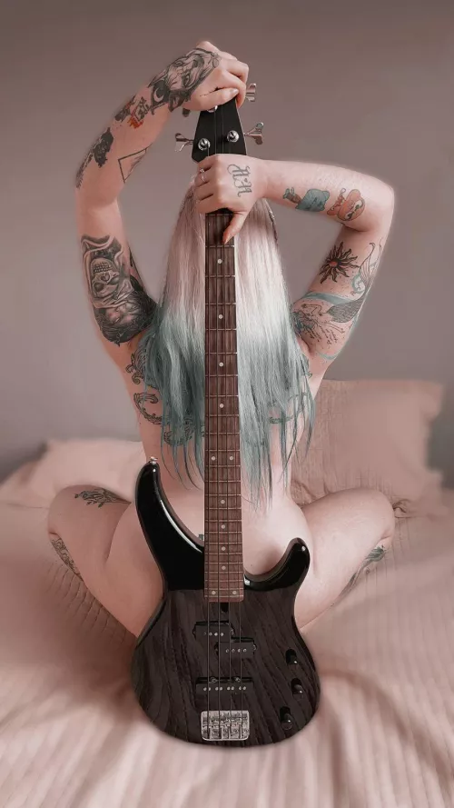 Did u know I'm a bass player