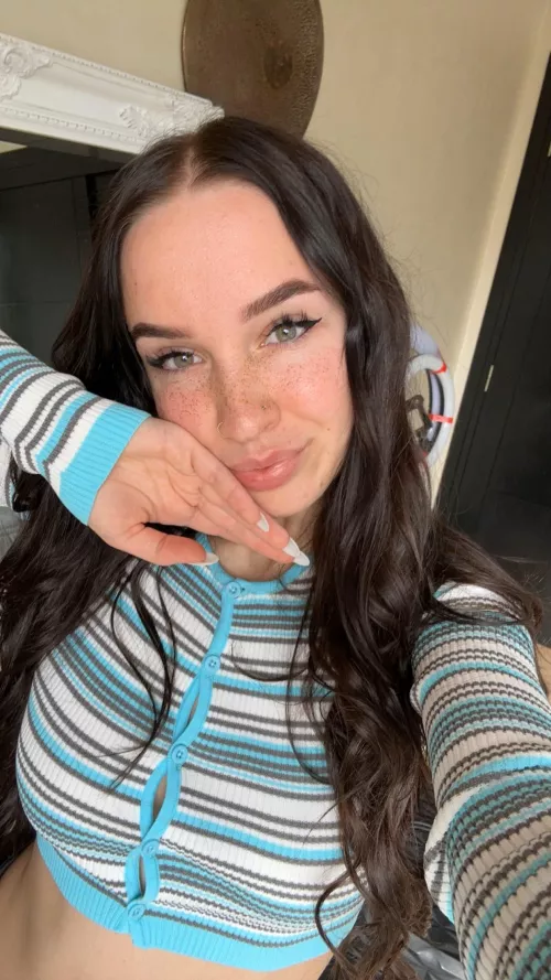 Do i look sexy on my top?