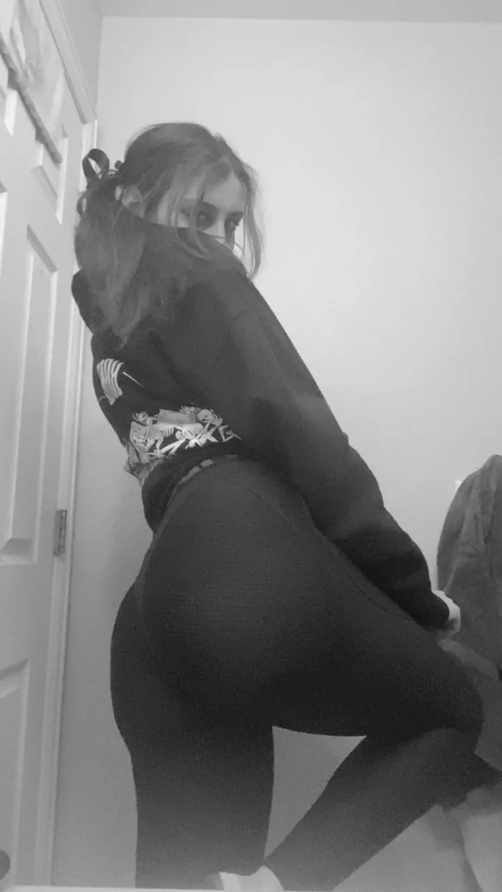 Do you like my leggings?