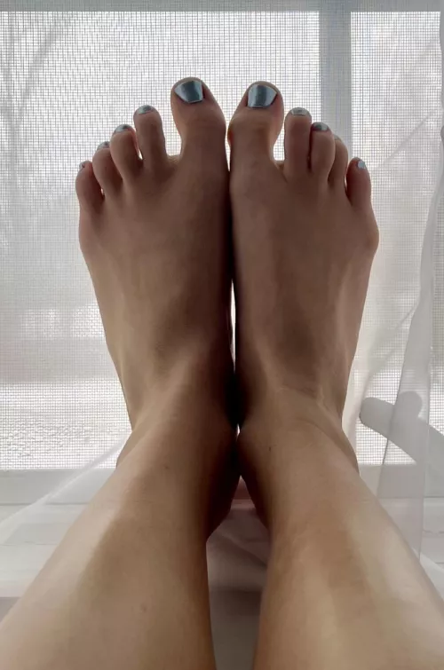 Do you like my nail color? ❄️💕