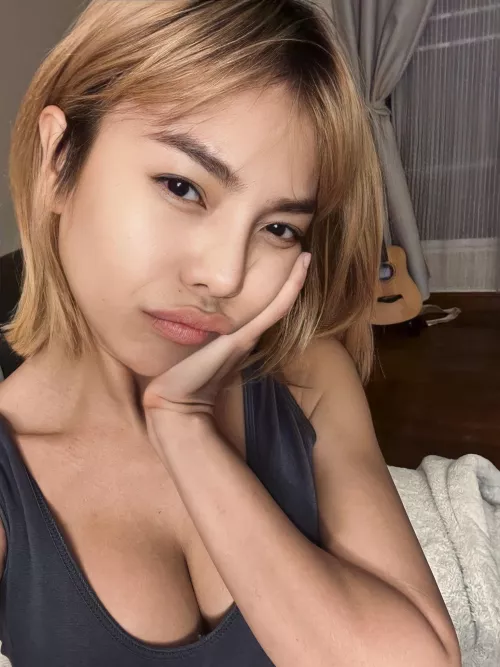 Does being 4'11 turn you on or off?🤔