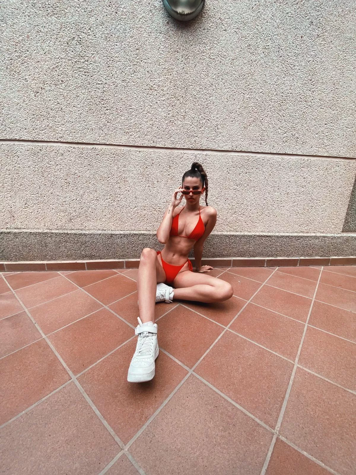 Does my tiny 20yo body look good in this red bikini?