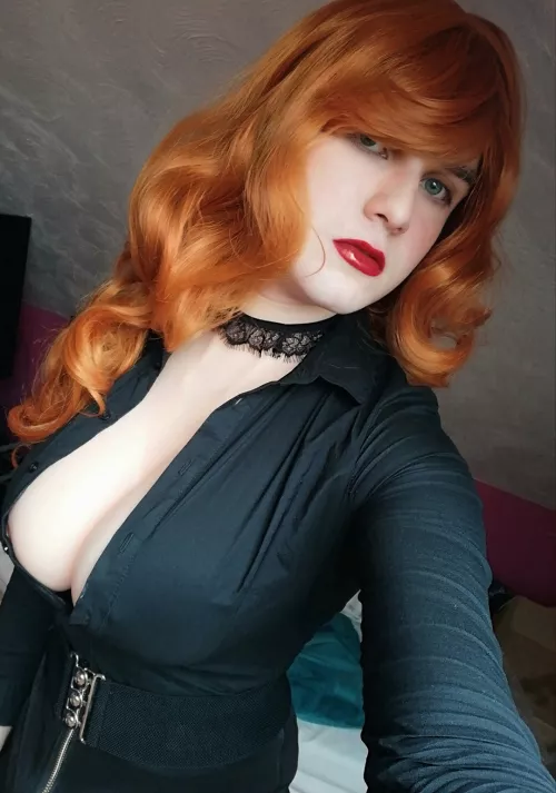 Gone for a Gillian Anderson look I think!? 🤭