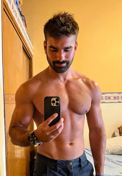 Good morning. I shaved my abdomen, do you like it?