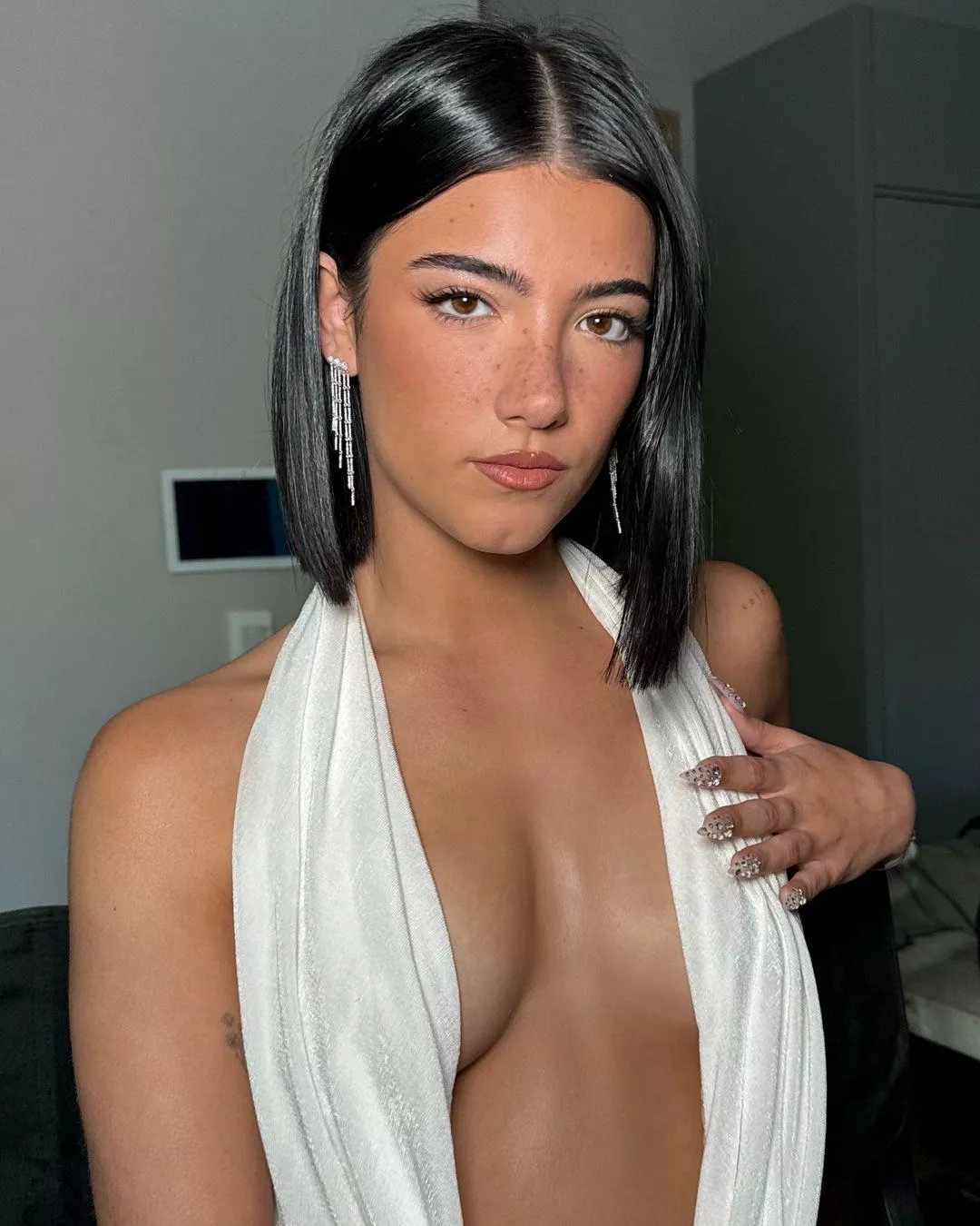 Good time to get dumb for Charli D’amelio