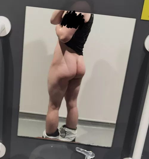 Gym butt pic