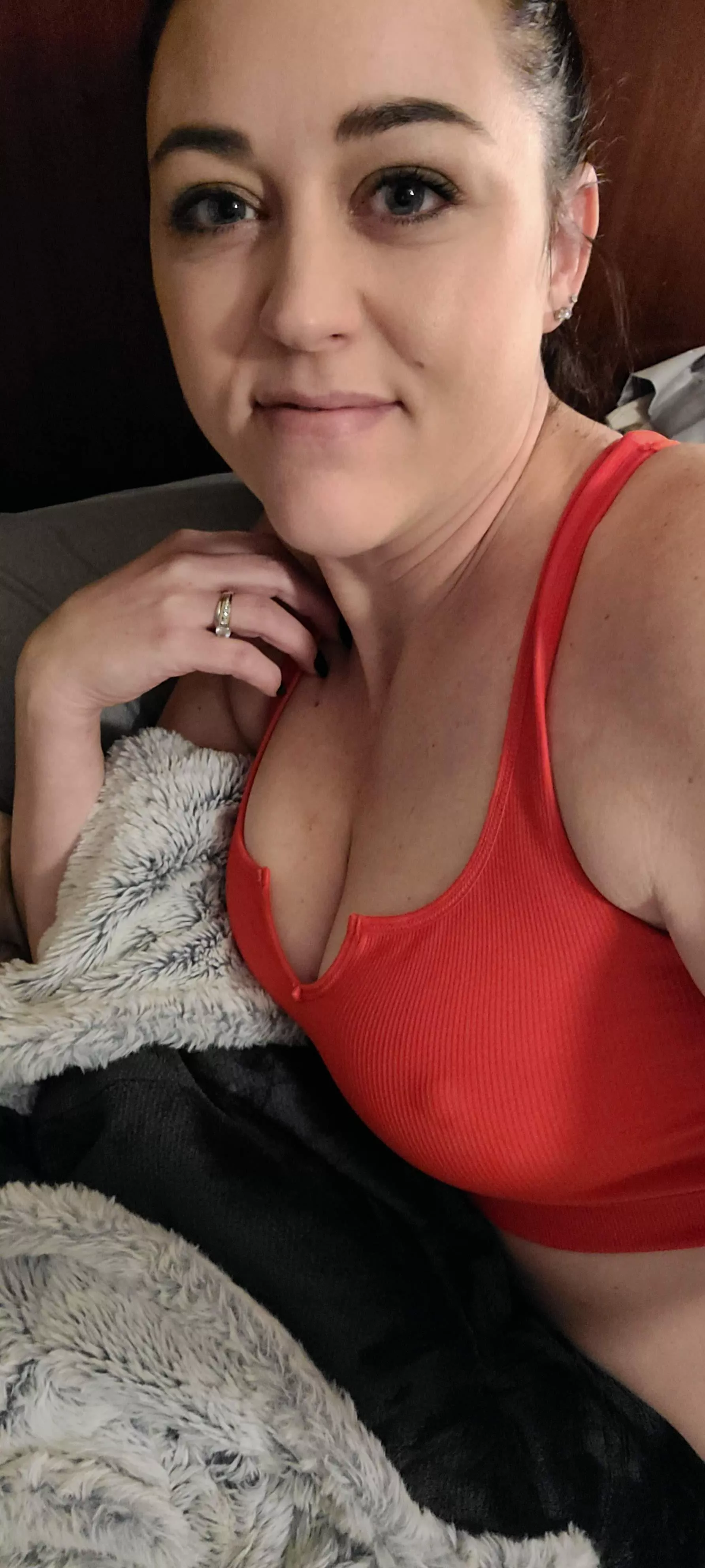 Hope you don't mind the pokies this morning. It's a chilly winter.