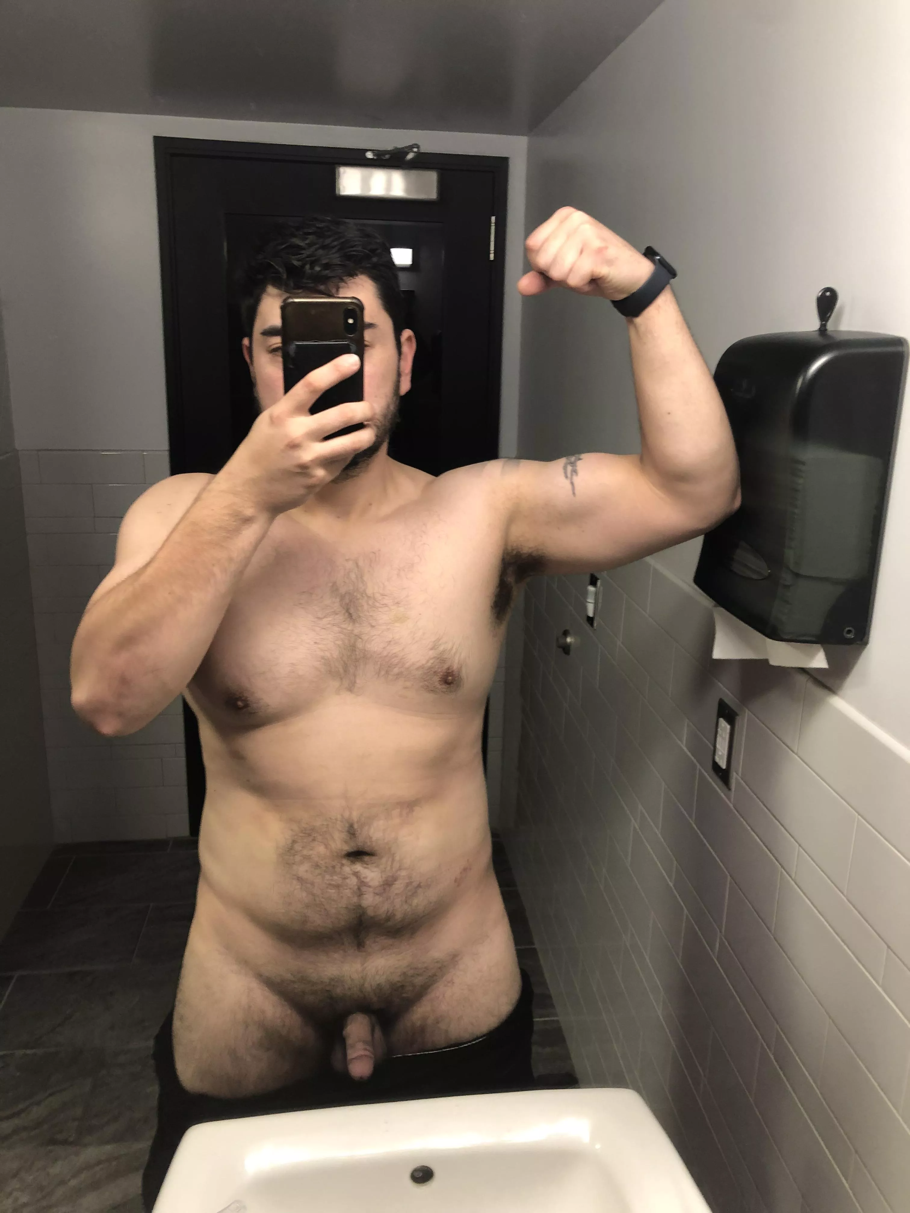 How’s my nude body? (M)(31)