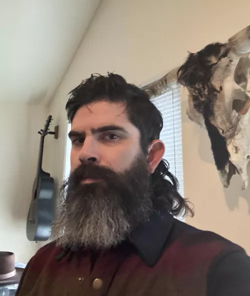 I dig a big beard but I don’t think the fellas are into it…